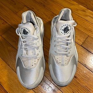 Silver Air Huarache Run Sneakers
